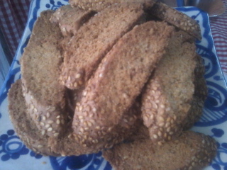 Blog de sammourahanem : les delices de samira, fekass au grain de sesame